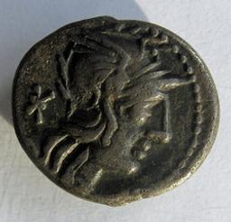 Monnaie romaine, Rome, 128 v. ChrRomeinse Munt, Rome, 128 v. Chr | L. Caecilius Metellus Diadematus of L. Caecilius Metellus Delmaticus. Ruler