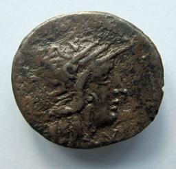 Monnaie romaine, Rome, 117-116 | M. Calidius of Q. Caecilius Metellus Nepos. Souverain