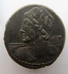 Monnaie romaine, Rome, 84 v. Chr | C. Licinius L.f. Macer. Souverain