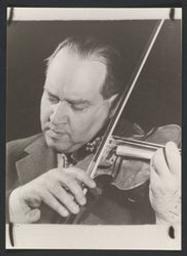Photographie de David Oïstrakh vers 1961 | Ysaÿe, Eugène (1858-1931) - Violoniste, compositeur et chef d'orchestre. Propriétaire précédent