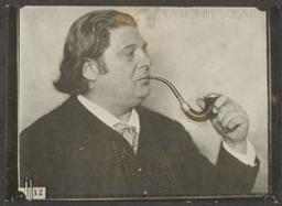 [Eugène Ysaÿe de profil fumant la pipe] à Dresde en 1911 | Ysaÿe, Eugène (1858-1931) - Violoniste, compositeur et chef d'orchestre. Propriétaire précédent